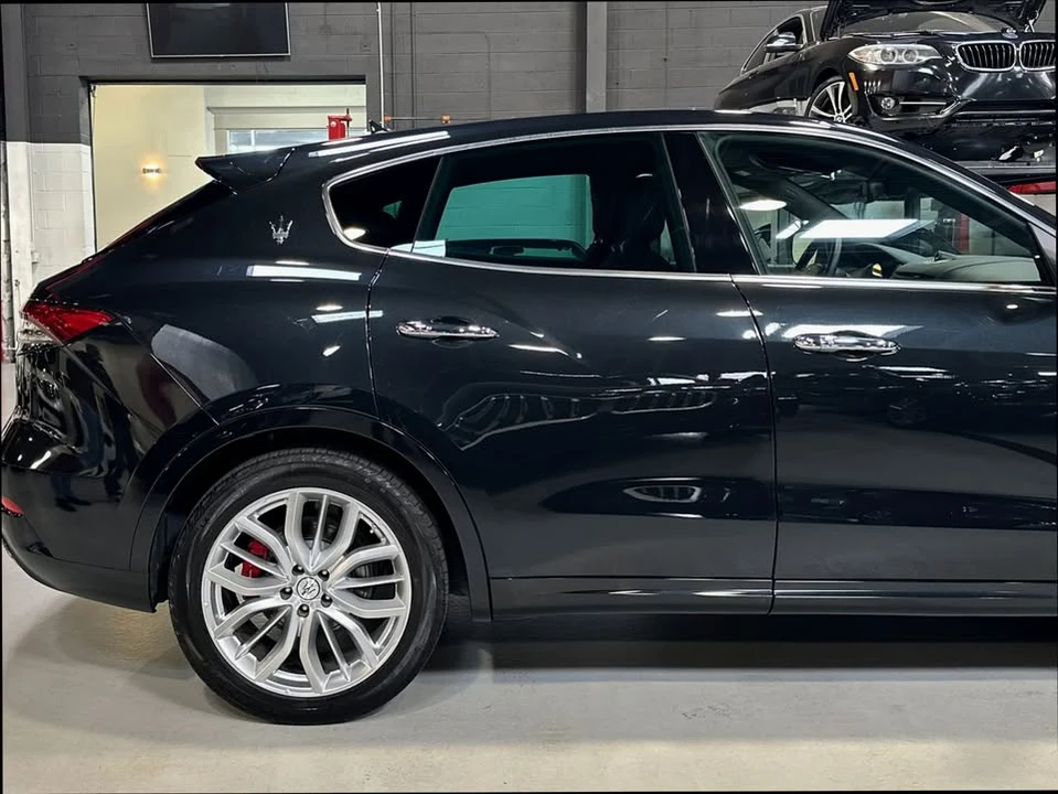 2022 Maserati Levante - Image 8 of 16