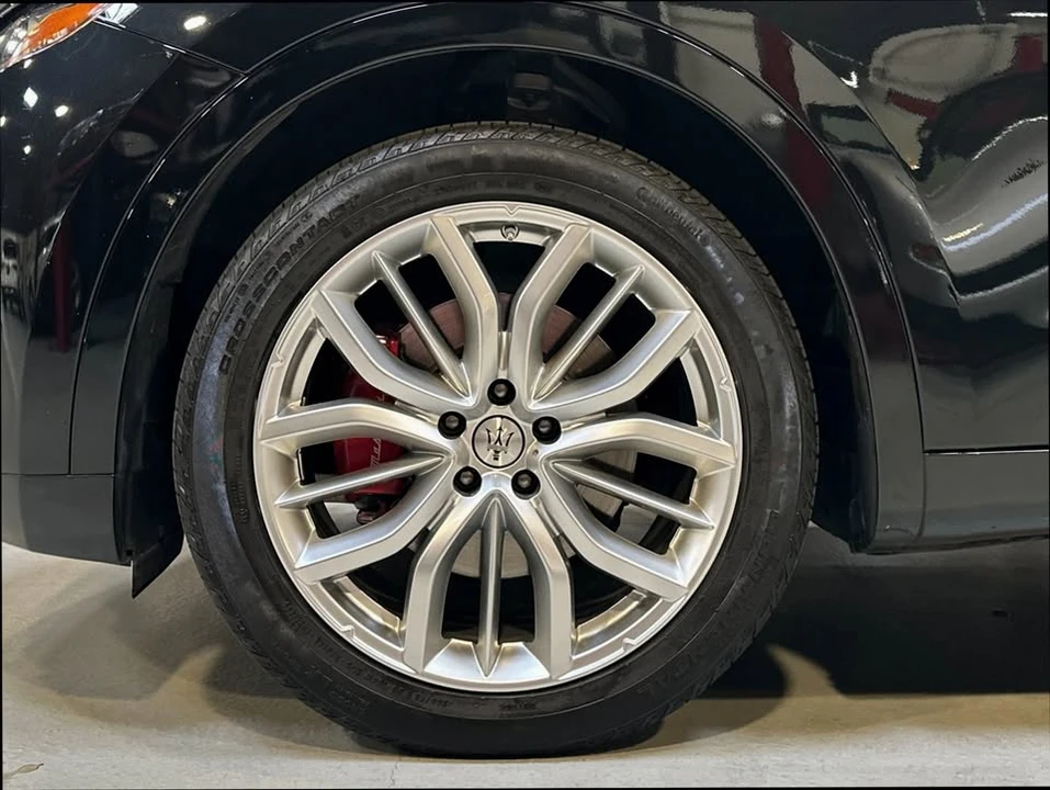 2022 Maserati Levante - Image 3 of 16