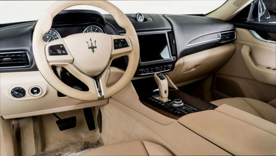 2022 Maserati Levante - Image 2 of 16