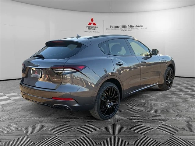 2022 Maserati Levante - Image 5 of 19