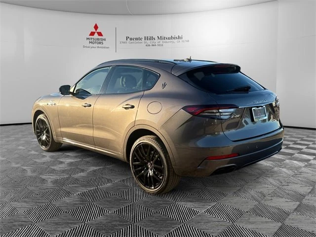 2022 Maserati Levante - Image 7 of 19