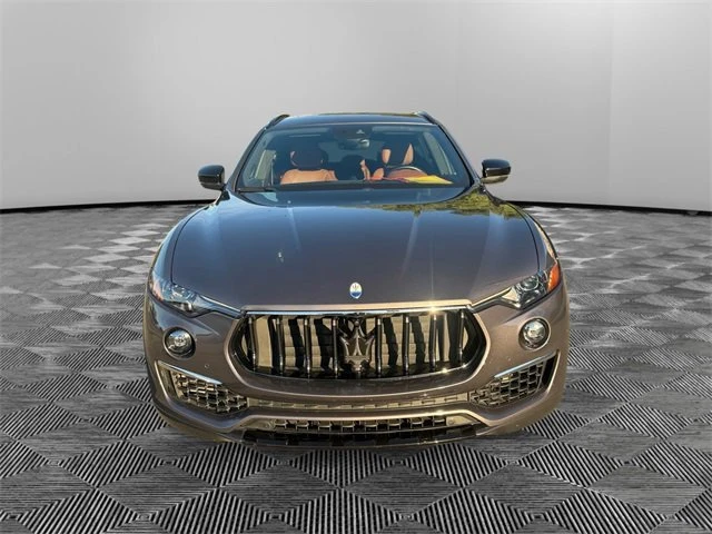 2022 Maserati Levante - Image 2 of 19