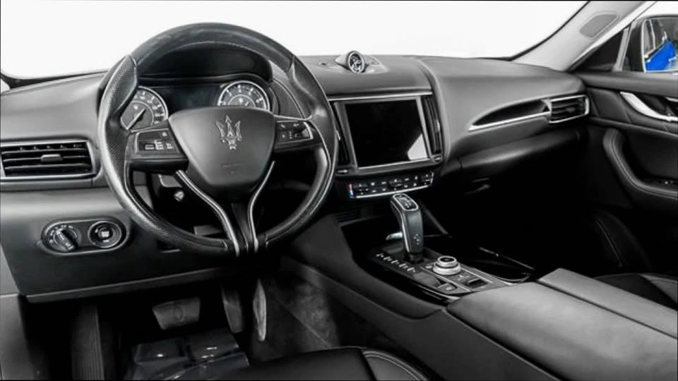 2022 Maserati Levante - Image 2 of 15