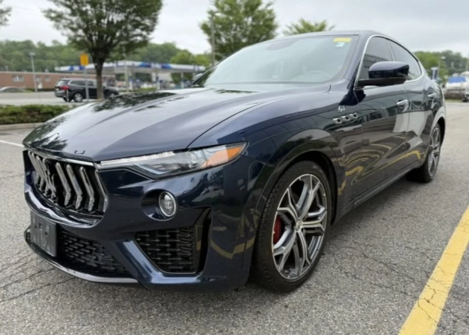 2022 Maserati Levante - Image 2 of 11