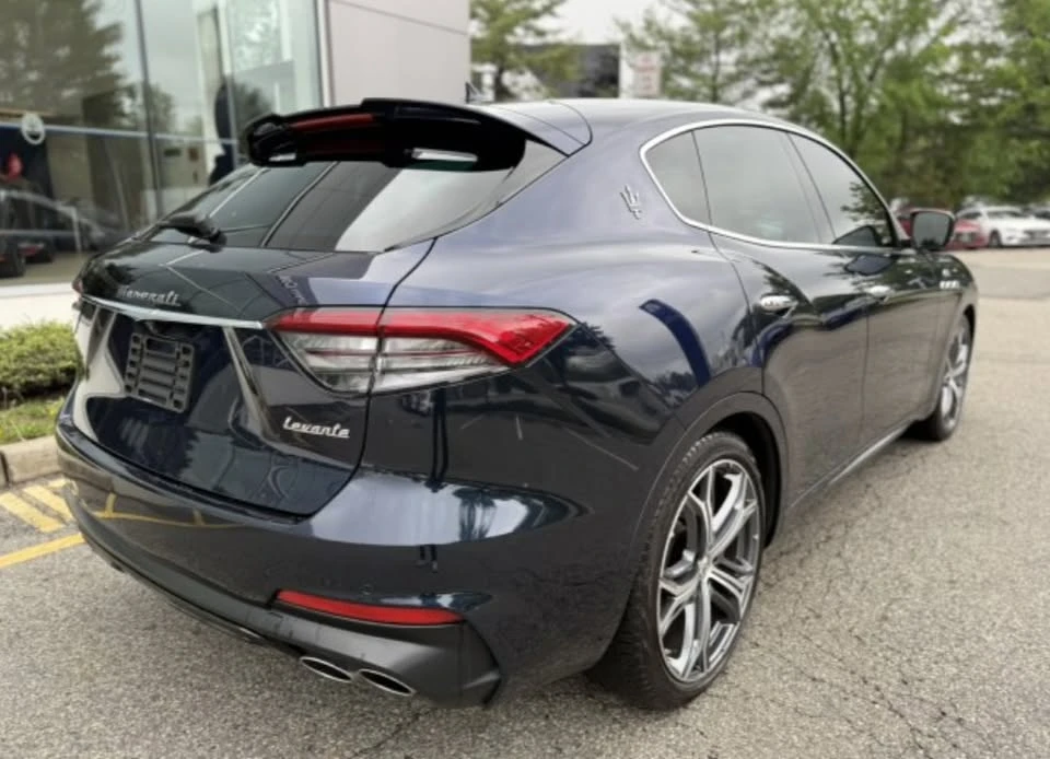 2022 Maserati Levante - Image 3 of 11