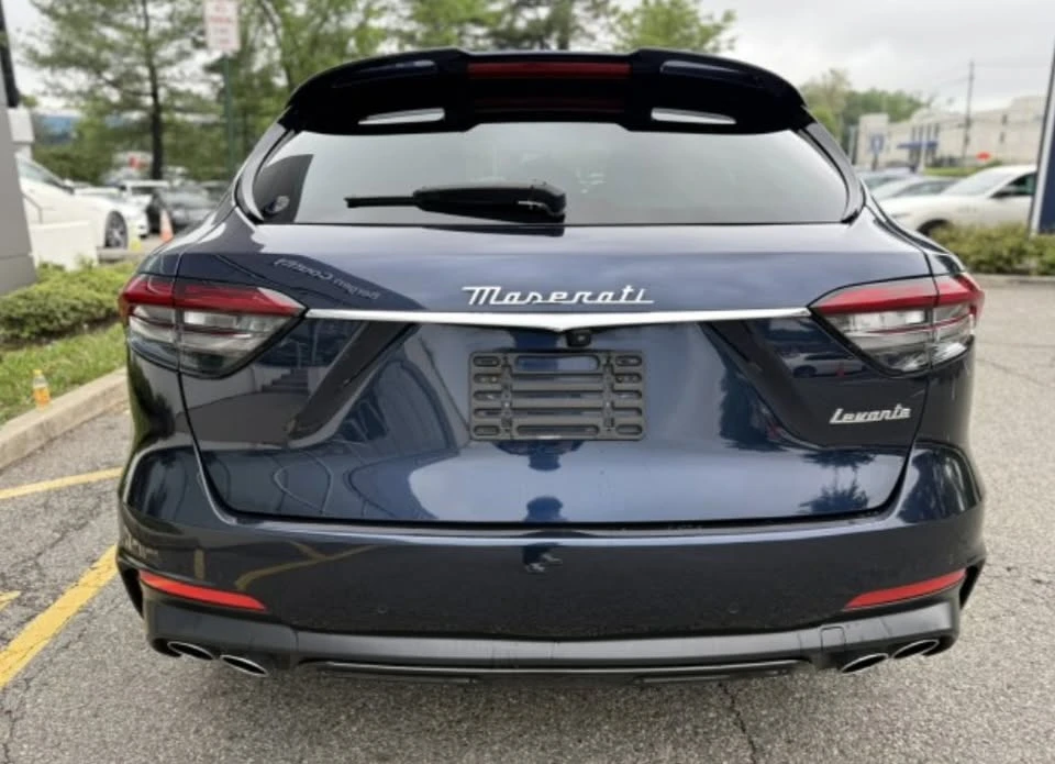 2022 Maserati Levante - Image 4 of 11