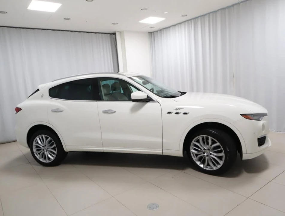 2022 Maserati Levante - Image 7 of 20
