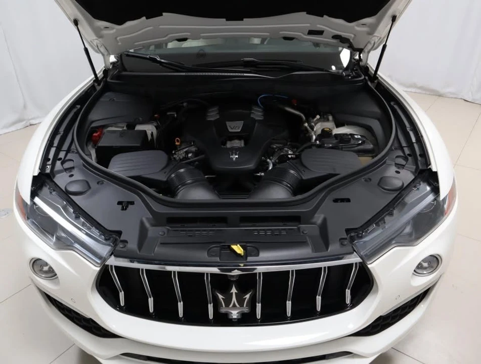2022 Maserati Levante - Image 11 of 20