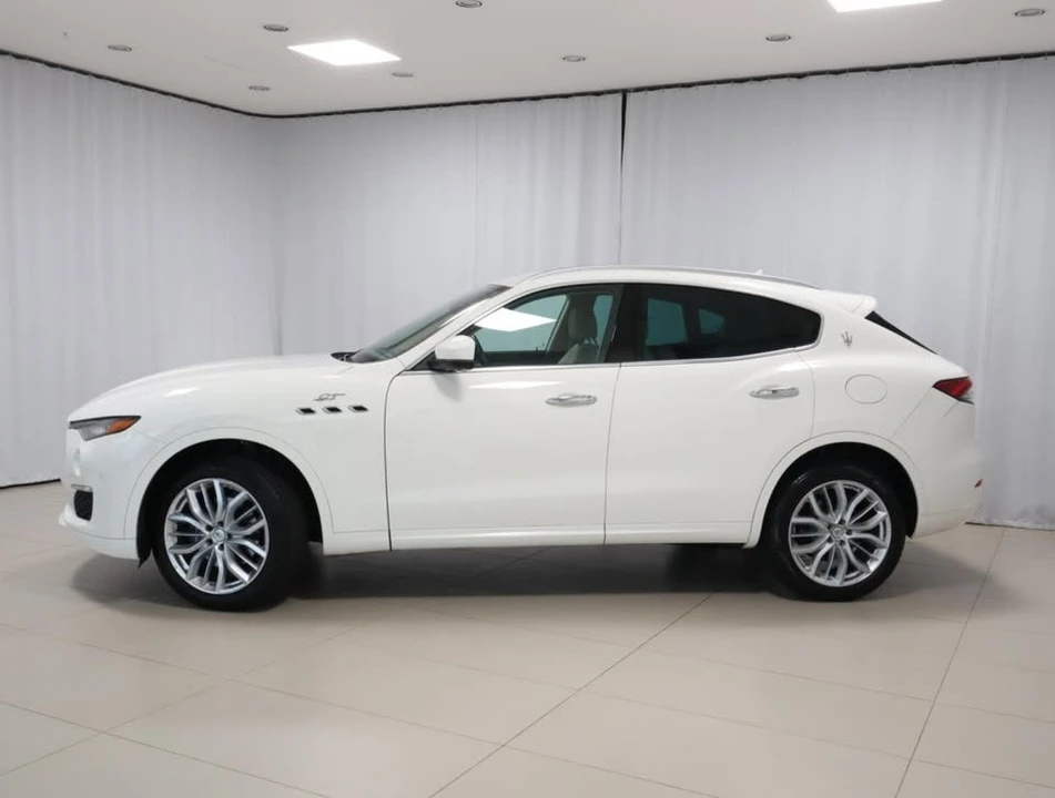 2022 Maserati Levante - Image 2 of 20