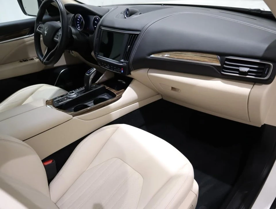 2022 Maserati Levante - Image 18 of 20