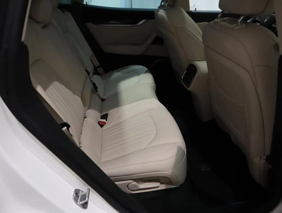 2022 Maserati Levante - Image 15 of 20