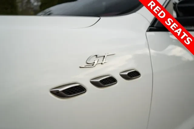2022 Maserati Levante - Image 3 of 17