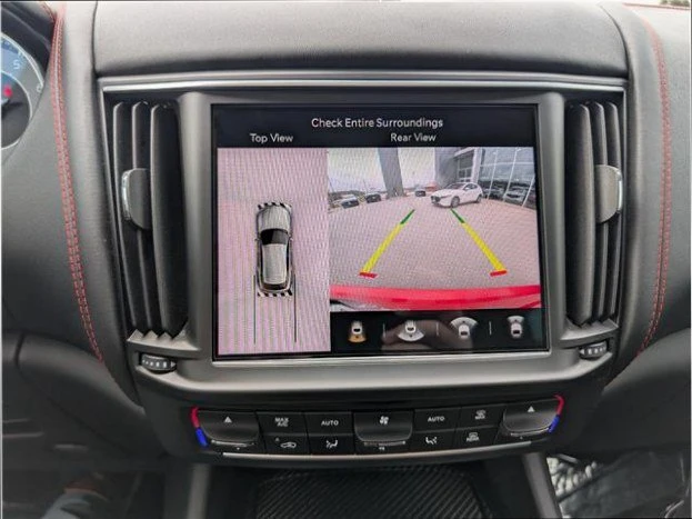 2022 Maserati Levante - Image 17 of 19