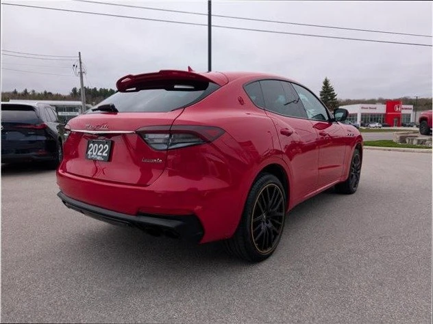 2022 Maserati Levante - Image 4 of 19