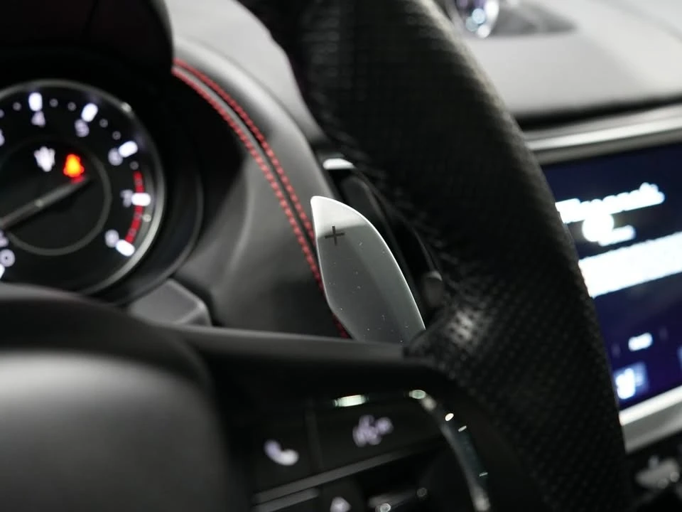 2022 Maserati Levante - Image 7 of 10