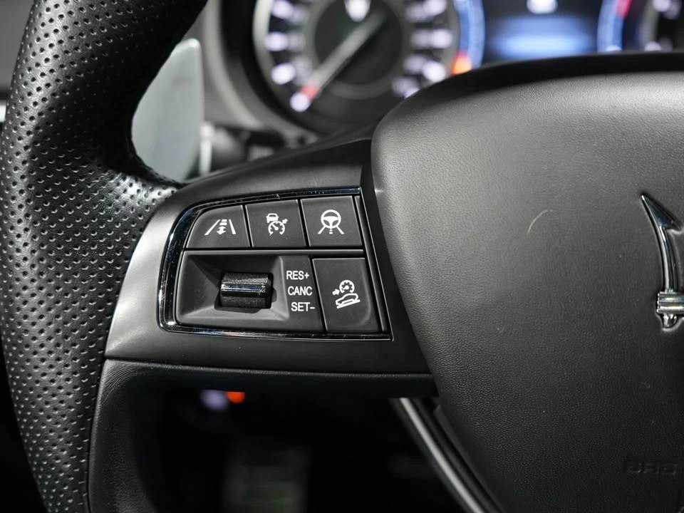 2022 Maserati Levante - Image 6 of 10