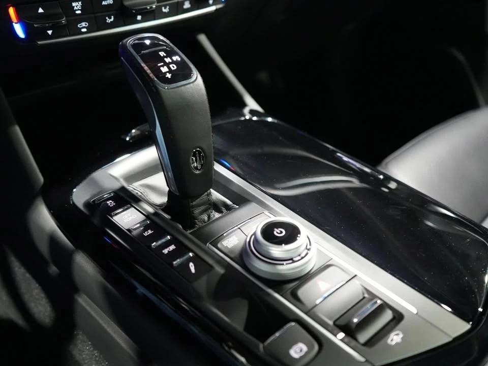 2022 Maserati Levante - Image 9 of 10