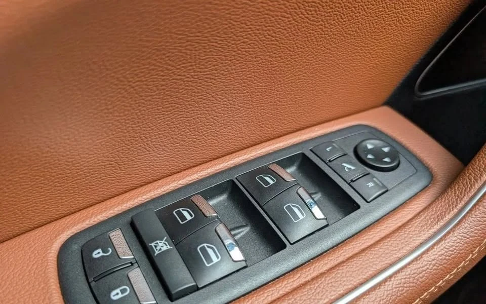 2022 Maserati Levante - Image 14 of 18