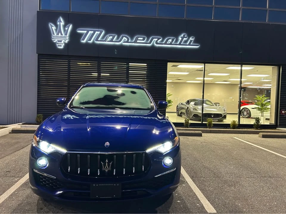 2022 Maserati Levante - Image 2 of 18