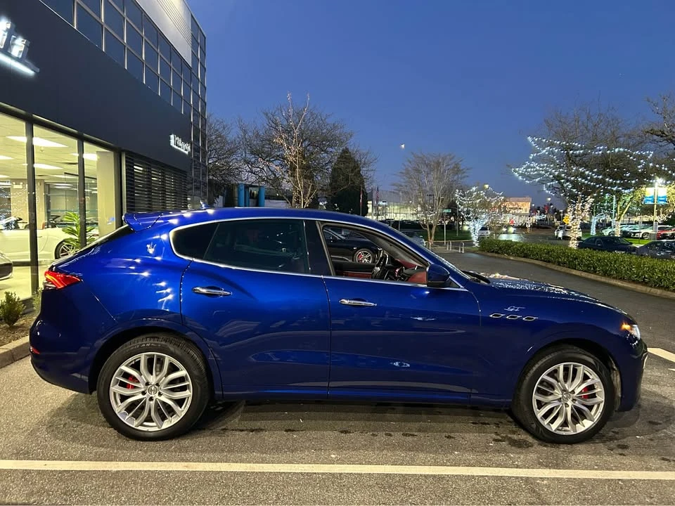 2022 Maserati Levante - Image 5 of 18