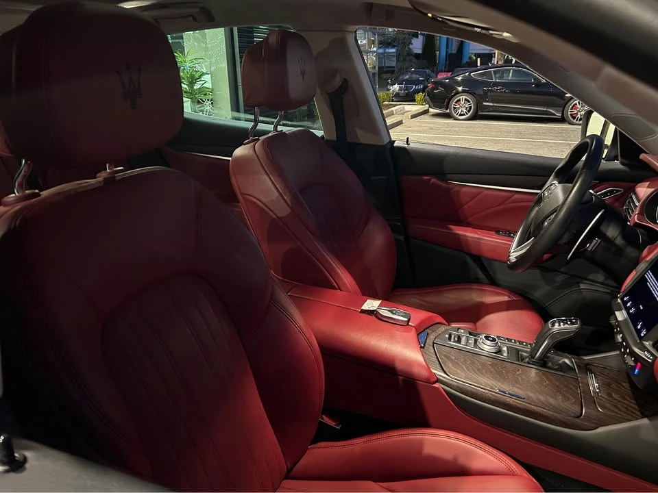 2022 Maserati Levante - Image 12 of 18