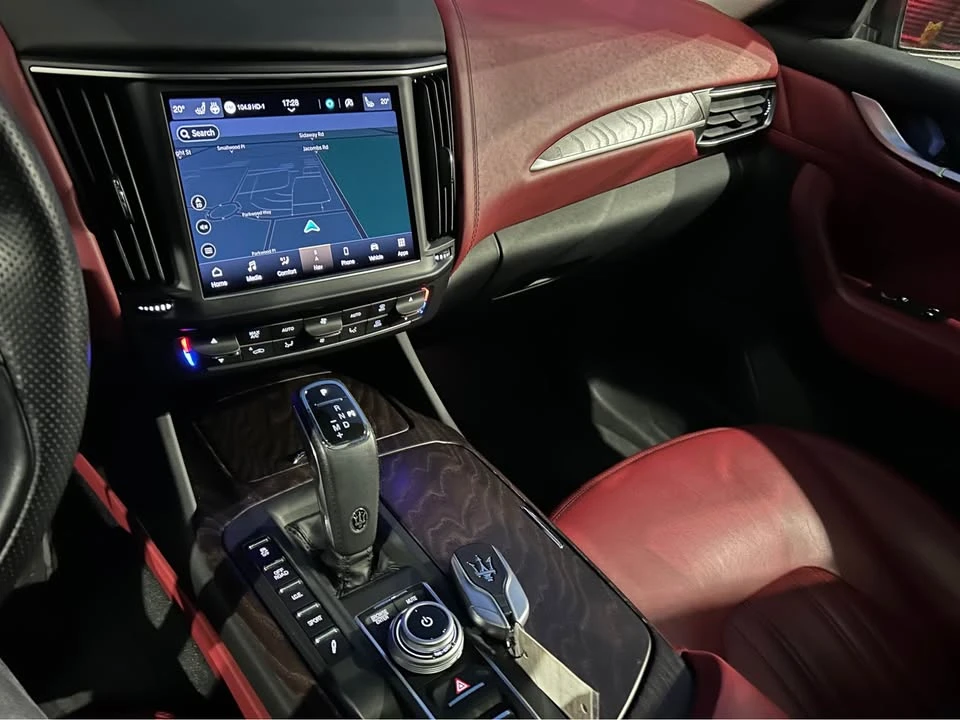 2022 Maserati Levante - Image 9 of 18