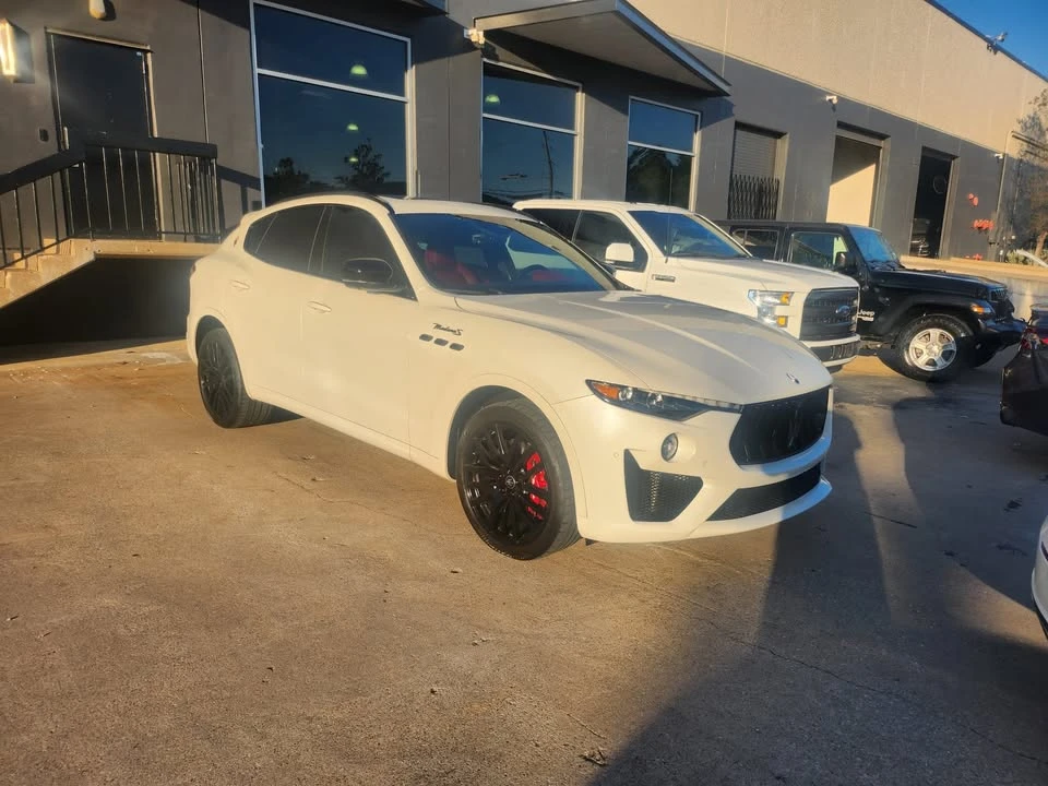 2022 Maserati Levante Modena - Image 2 of 9