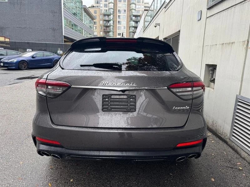 2022 Maserati Levante Modena - Image 3 of 7