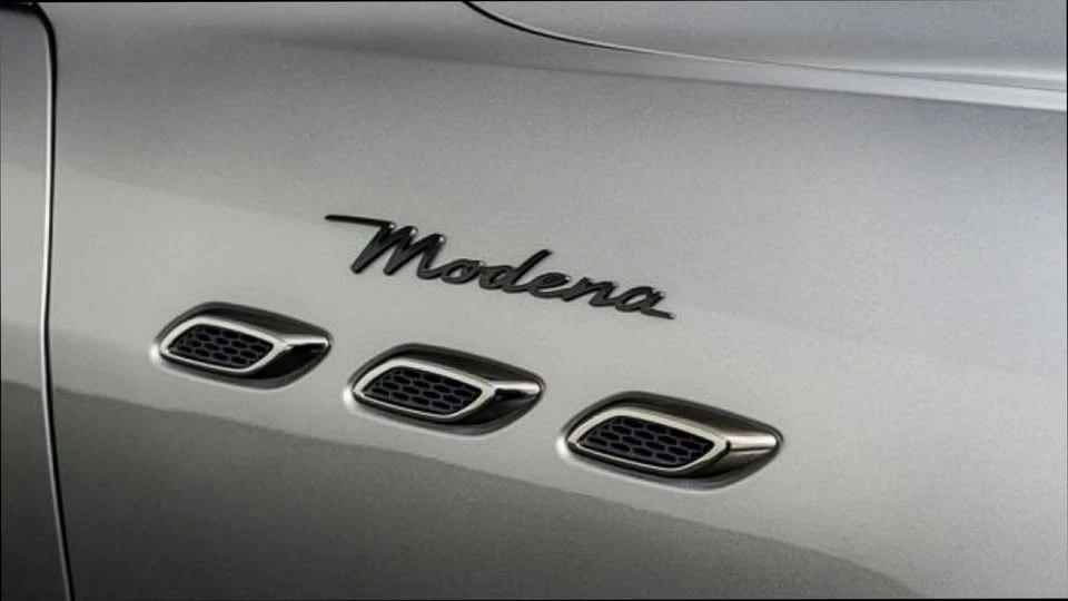 2022 Maserati Levante Modena - Image 17 of 18