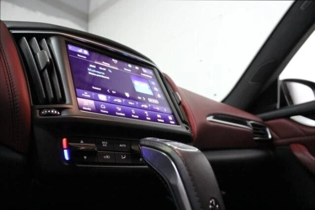2022 Maserati Levante Modena - Image 16 of 20