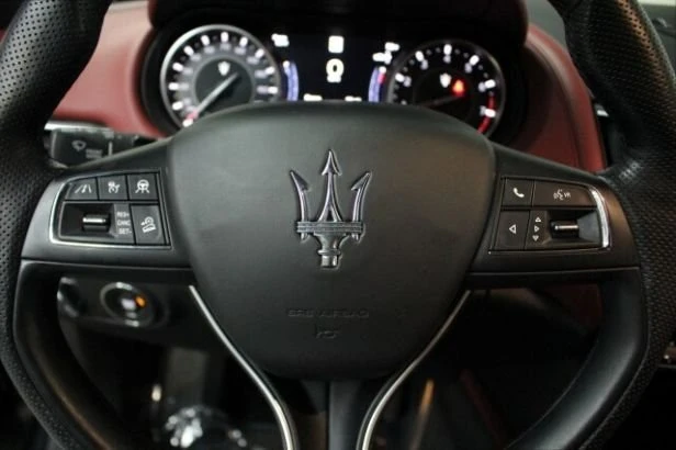 2022 Maserati Levante Modena - Image 11 of 20