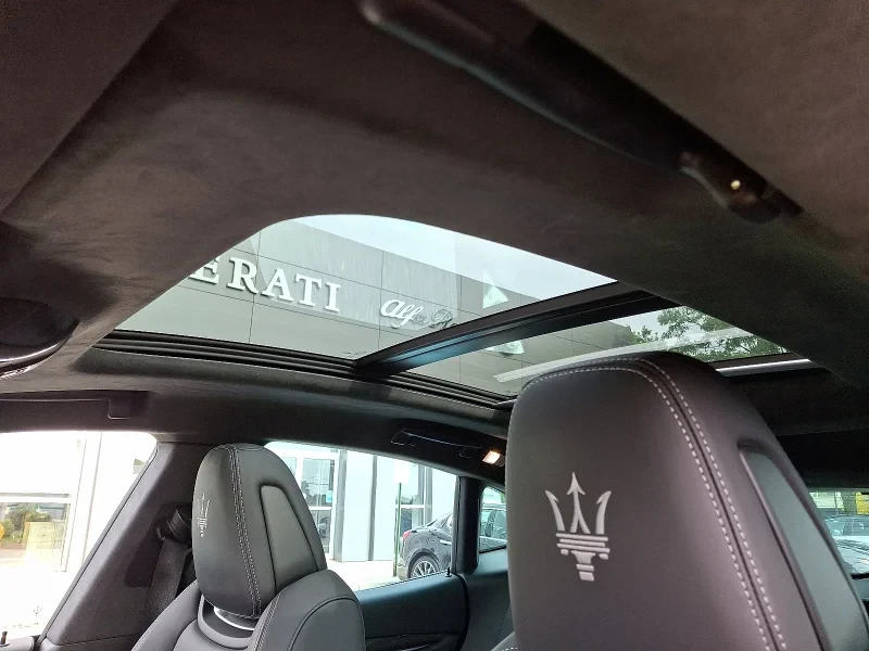 2022 Maserati Levante Modena - Image 10 of 12