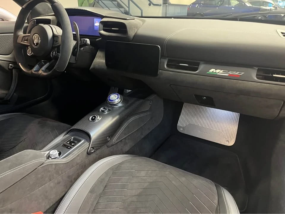 2022 Maserati MC20 - Image 10 of 17