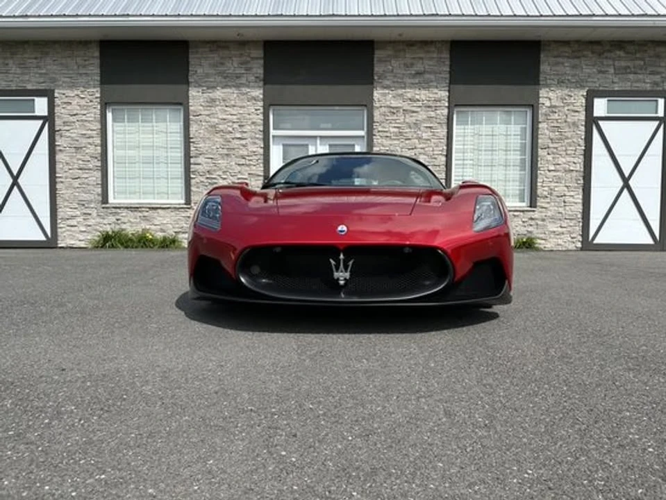 2022 Maserati MC20 - Image 2 of 10