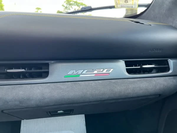 2022 Maserati MC20 - Image 12 of 17