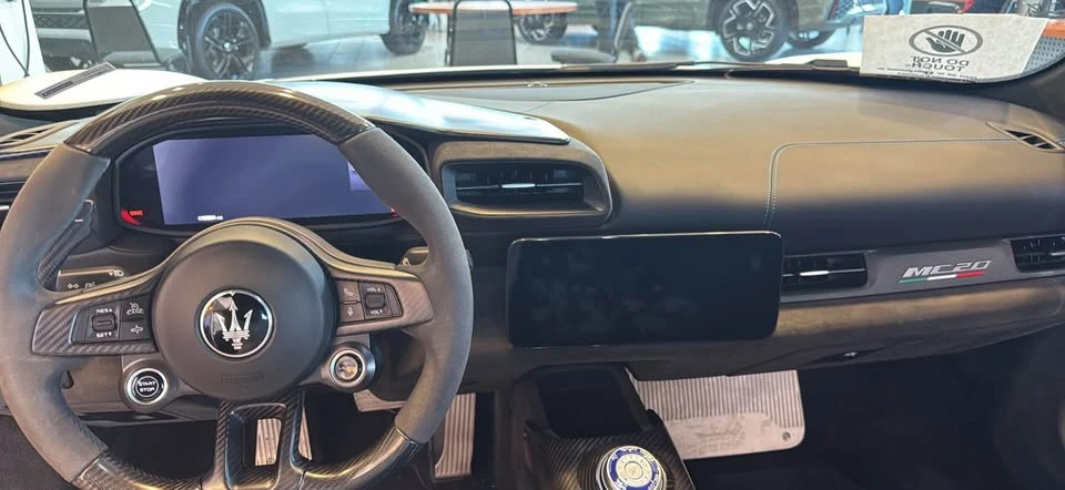 2022 Maserati MC20 - Image 7 of 10