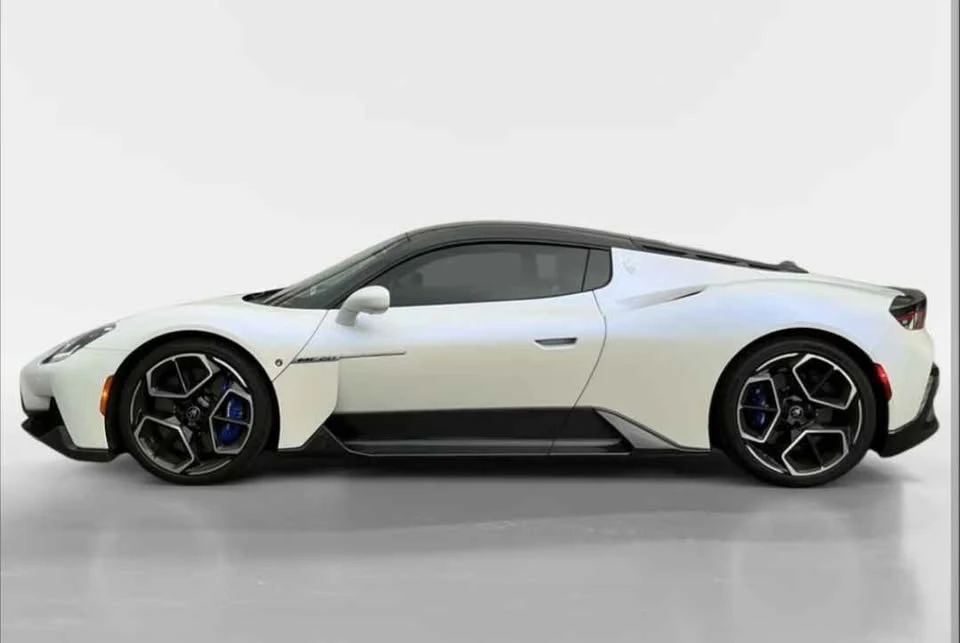 2022 Maserati MC20 - Image 2 of 18