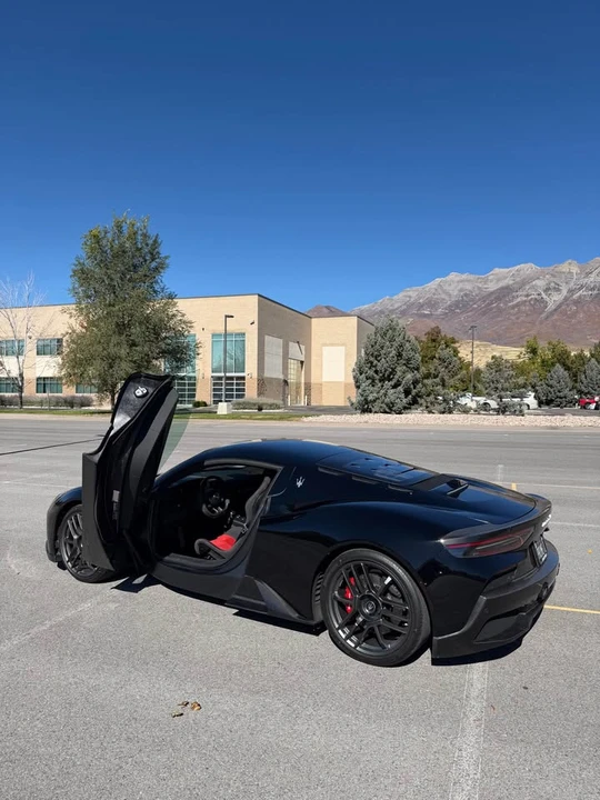 2022 Maserati MC20 - Image 2 of 17