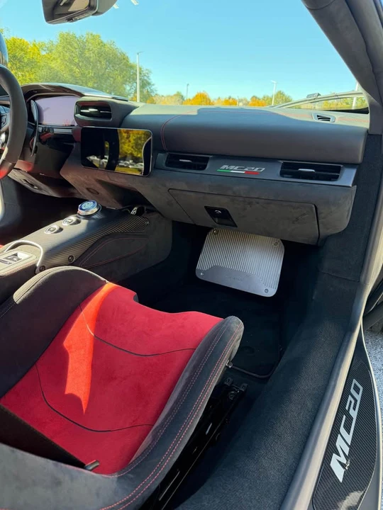 2022 Maserati MC20 - Image 11 of 17
