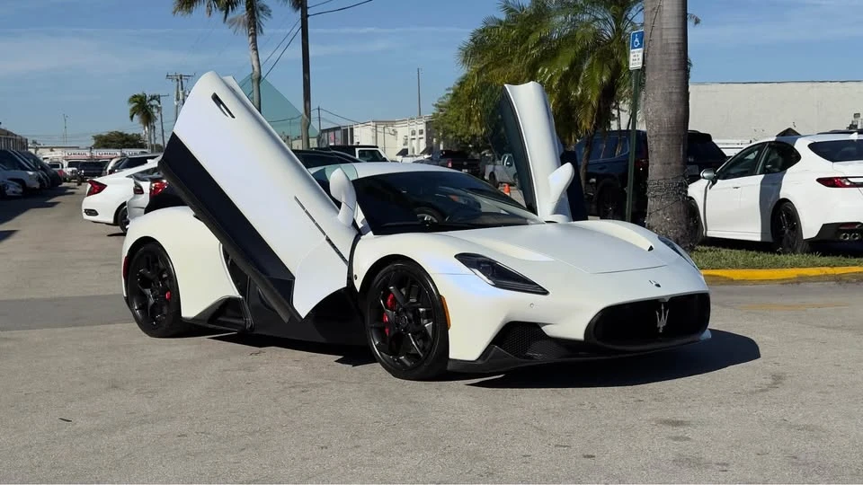 2022 Maserati MC20 - Image 4 of 8