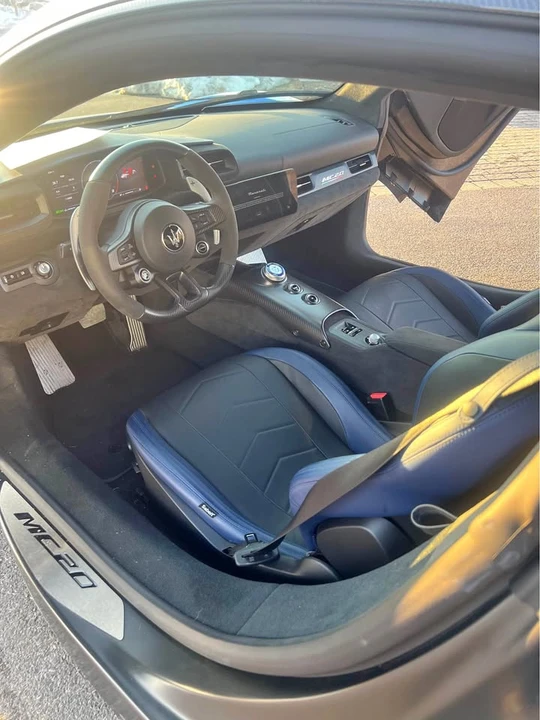 2022 Maserati MC20 - Image 2 of 2