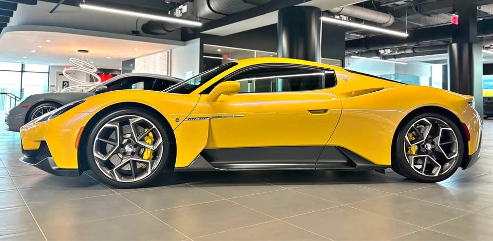 2022 Maserati MC20 - Image 2 of 16