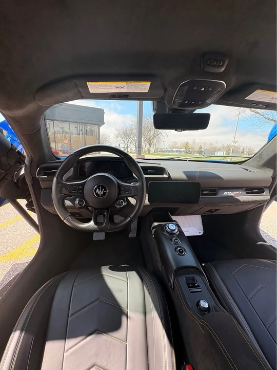 2022 Maserati MC20 - Image 2 of 14