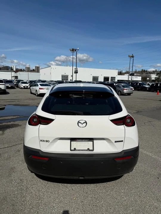 2022 Mazda - Image 5 of 13
