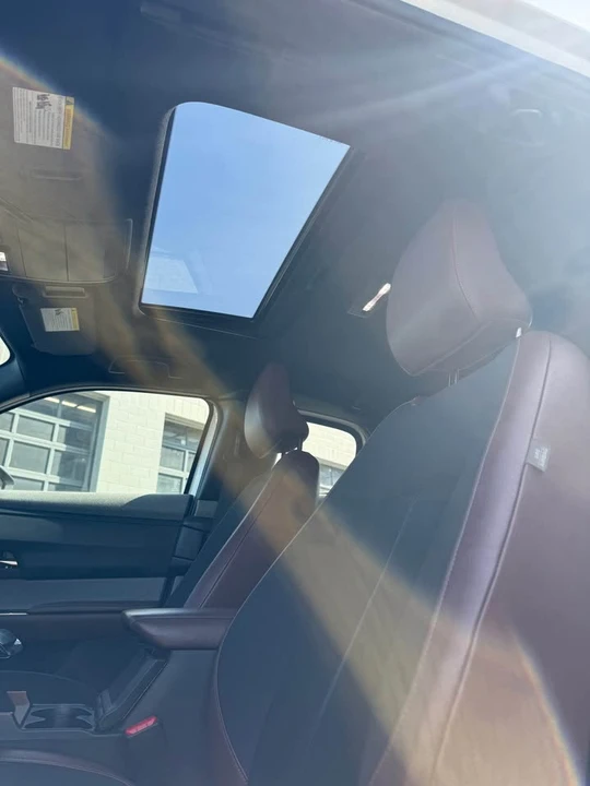 2022 Mazda - Image 9 of 13