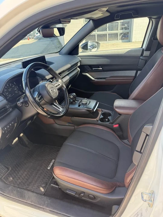 2022 Mazda - Image 8 of 13