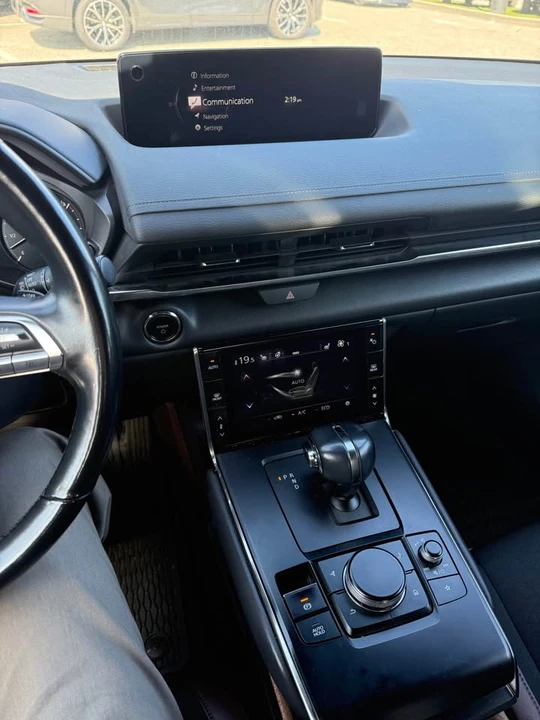 2022 Mazda - Image 11 of 13