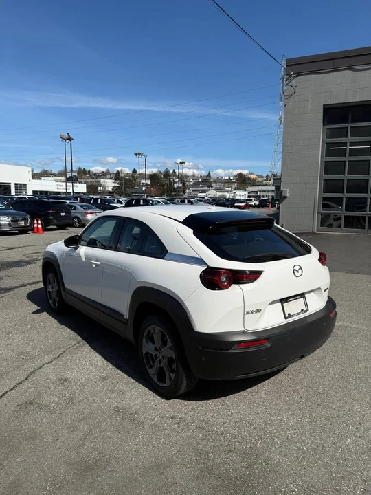 2022 Mazda - Image 7 of 13
