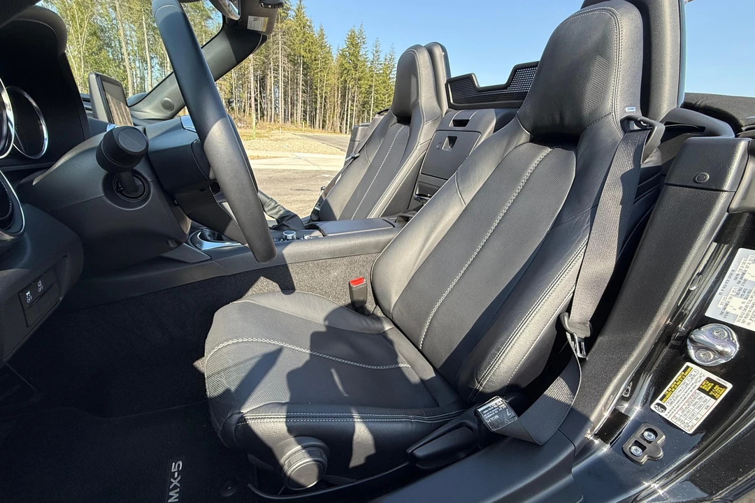 2022 Mazda ND MX-5 Miata - Image 29 of 31