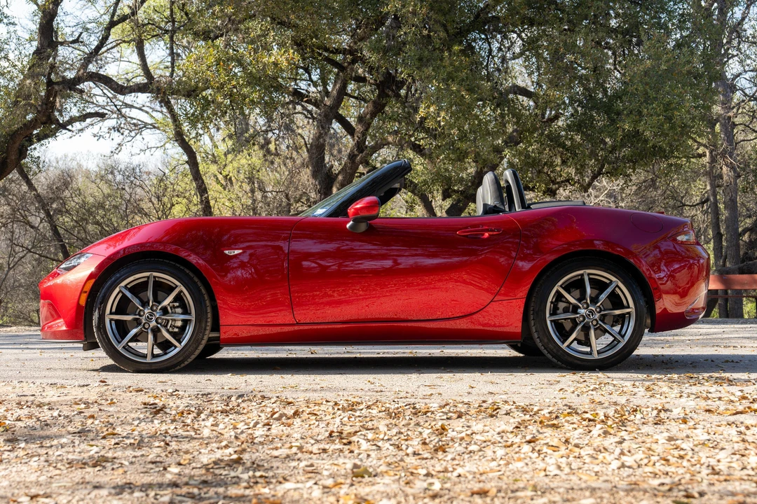 2022 Mazda ND MX-5 Miata - Image 8 of 31